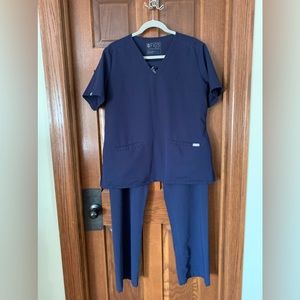 Figs Bundle- Livingston Basic Scrub Pants & Casma Three-Pocket Scrub Top